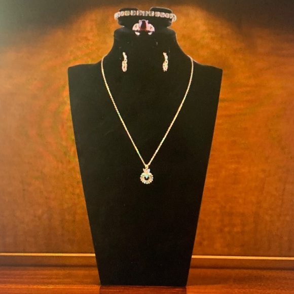 All-in-one Black Velvet Jewelry NWOT Display Stand - Picture 1 of 9